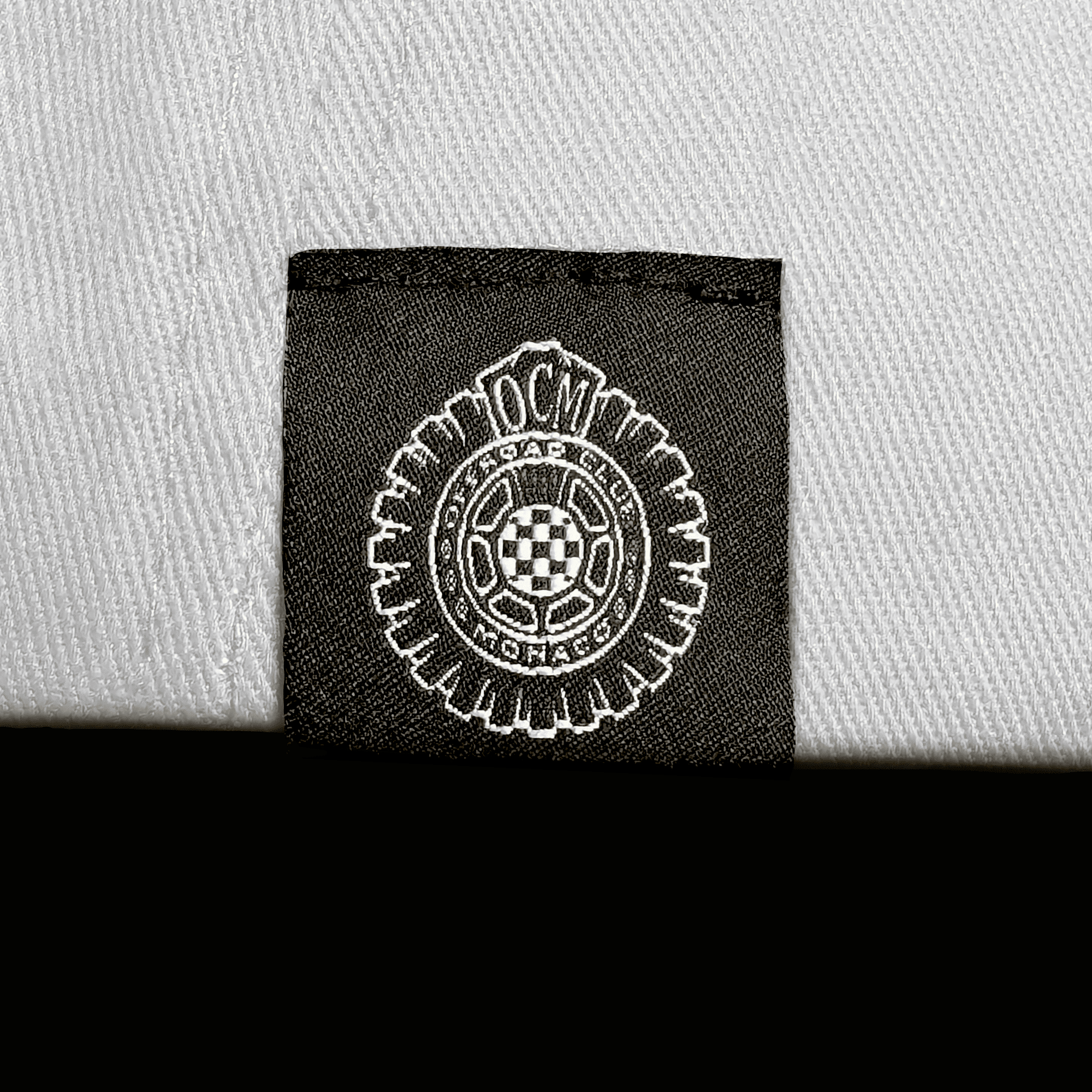 Cappellino bianco con patches oro intercambiabile - immagine 9