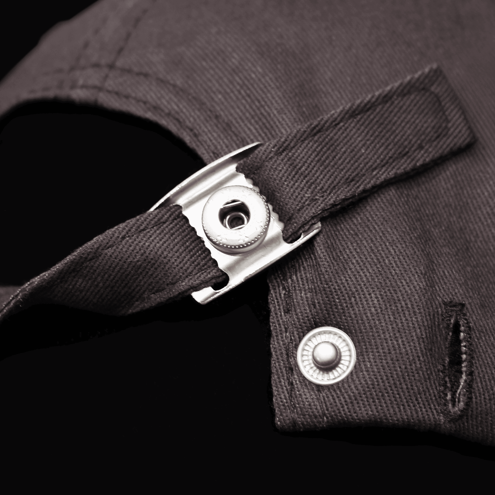 Cappellino antracite con patches oro intercambiabile - immagine 10